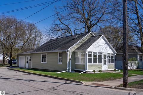 Tiny photo for 304 N Adams Street, Mt Pleasant, MI 48858 (MLS # 1943965)