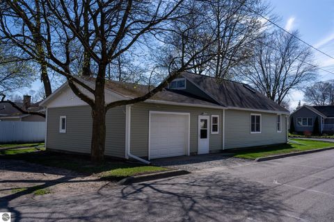 Tiny photo for 304 N Adams Street, Mt Pleasant, MI 48858 (MLS # 1943965)