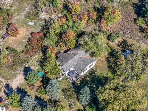 Tiny photo for 229 E Houghton Lake Road, Lake City, MI 49651 (MLS # 1946497)