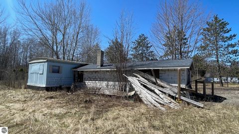 Tiny photo for 5985 Roehrs Road, Beaverton, MI 48612 (MLS # 1943747)
