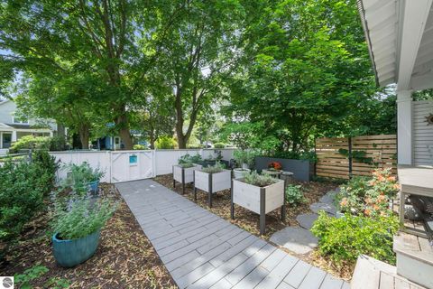 Tiny photo for 334 W Twelfth Street, Traverse City, MI 49684 (MLS # 1946731)