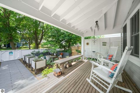 Tiny photo for 334 W Twelfth Street, Traverse City, MI 49684 (MLS # 1946731)