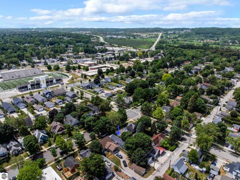 Tiny photo for 334 W Twelfth Street, Traverse City, MI 49684 (MLS # 1946731)