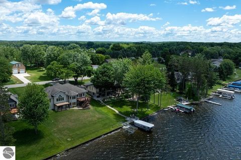 Tiny photo for 1056 Clubhouse Drive, Lake Isabella, MI 48893 (MLS # 1946935)