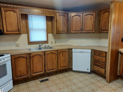 Tiny photo for 1729 Andrew Place, Traverse City, MI 49686 (MLS # 1941324)