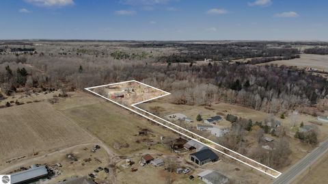 Tiny photo for 1879 N Crystal Road, Vestaburg, MI 48891 (MLS # 1942962)