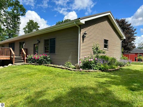 Tiny photo for 1879 N Crystal Road, Vestaburg, MI 48891 (MLS # 1942962)