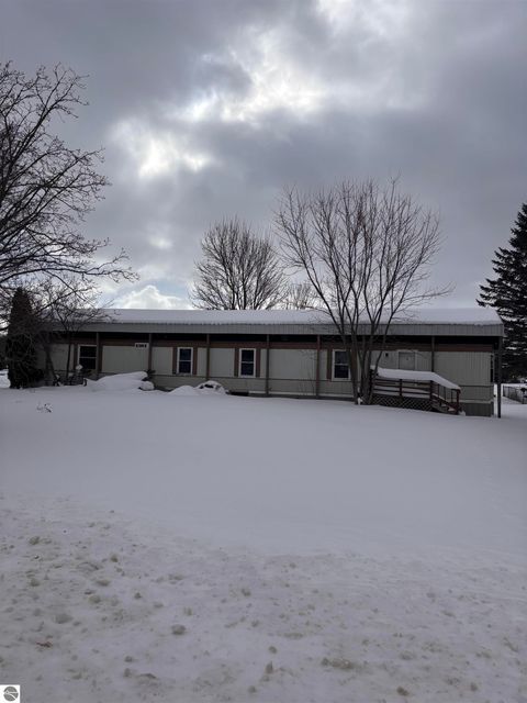 Photo of 4867 S Flamingo Drive, Traverse City, MI 49685 (MLS # 1942246)