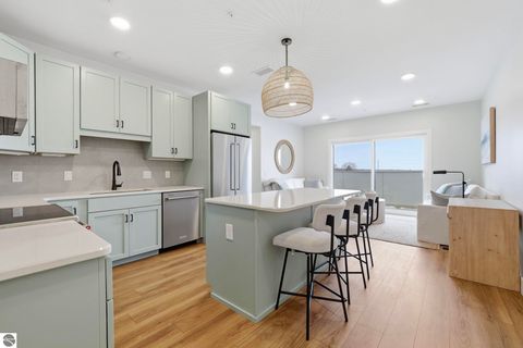 Photo of 714 Randolph Street #413, Traverse City, MI 49684 (MLS # 1942326)