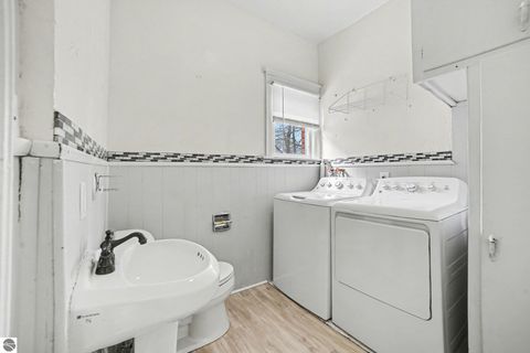 Tiny photo for 309 Grant Avenue, Alma, MI 48801 (MLS # 1943052)