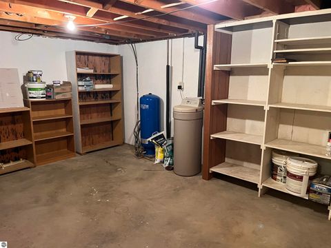 Tiny photo for 2231 Pauline Cir, Grand Blanc, MI 48439 (MLS # 1942606)