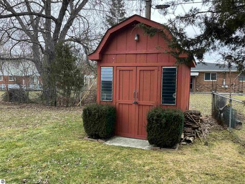 Tiny photo for 2231 Pauline Cir, Grand Blanc, MI 48439 (MLS # 1942606)