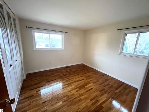 Tiny photo for 2231 Pauline Cir, Grand Blanc, MI 48439 (MLS # 1942606)