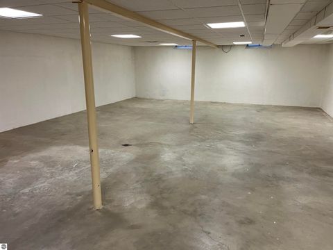 Tiny photo for 2231 Pauline Cir, Grand Blanc, MI 48439 (MLS # 1942606)