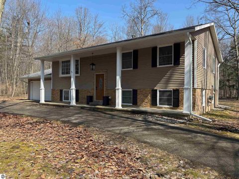 Tiny photo for 760 Hiawatha Drive, Mt Pleasant, MI 48858 (MLS # 1943125)