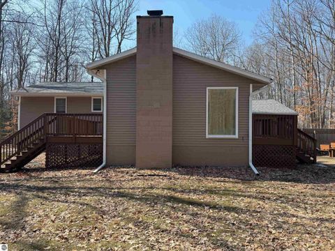 Tiny photo for 760 Hiawatha Drive, Mt Pleasant, MI 48858 (MLS # 1943125)