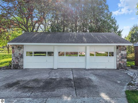Tiny photo for 1016 Sunnyside Drive, Cadillac, MI 49601 (MLS # 1945588)