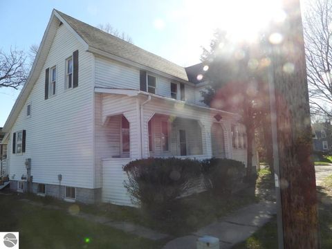 Photo of 171 8th Street, Manistee, MI 49660 (MLS # 1944135)