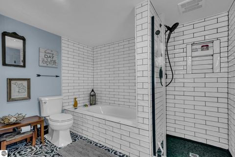 Tiny photo for 407 S Lakeshore Drive, Lake City, MI 49651 (MLS # 1944227)