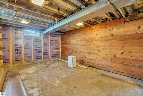 Tiny photo for 407 S Lakeshore Drive, Lake City, MI 49651 (MLS # 1944227)