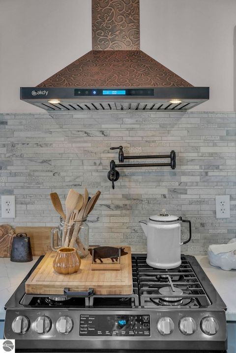 Tiny photo for 407 S Lakeshore Drive, Lake City, MI 49651 (MLS # 1944227)