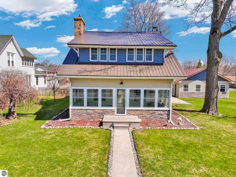 Tiny photo for 407 S Lakeshore Drive, Lake City, MI 49651 (MLS # 1944227)