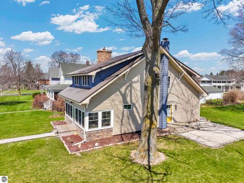 Tiny photo for 407 S Lakeshore Drive, Lake City, MI 49651 (MLS # 1944227)