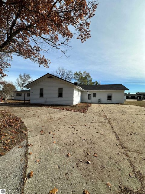 Tiny photo for 415 S Walnut Street, Kalkaska, MI 49646 (MLS # 1940457)