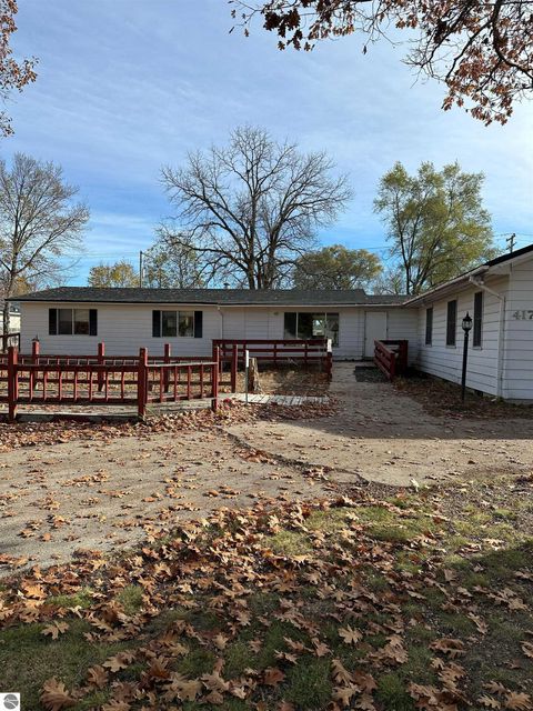 Tiny photo for 415 S Walnut Street, Kalkaska, MI 49646 (MLS # 1940457)