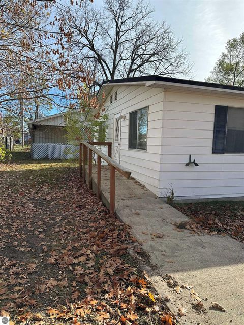 Tiny photo for 415 S Walnut Street, Kalkaska, MI 49646 (MLS # 1940457)