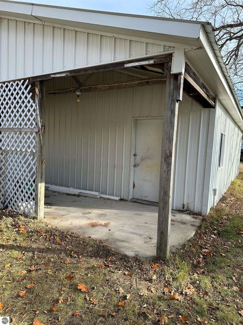 Tiny photo for 415 S Walnut Street, Kalkaska, MI 49646 (MLS # 1940457)