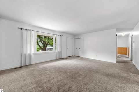 Tiny photo for 1101 Knoll Crest Court, Traverse City, MI 49686 (MLS # 1948560)