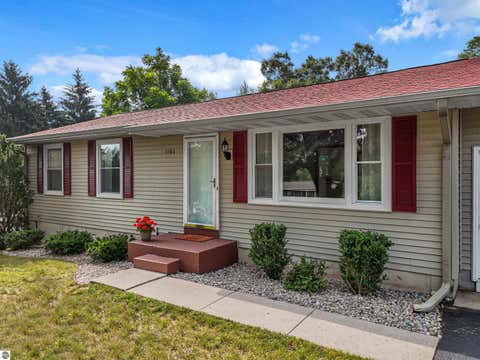 Tiny photo for 1101 Knoll Crest Court, Traverse City, MI 49686 (MLS # 1948560)