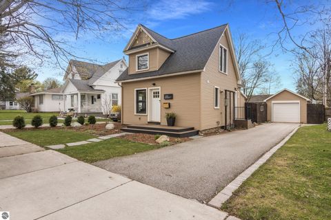 Photo of 1020 Randolph Street, Traverse City, MI 49684 (MLS # 1945090)