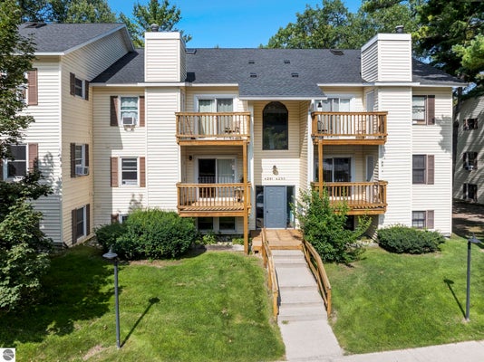 4241 MITCHELL CREEK DR, TRAVERSE CITY, MI 49686 - Image 1bb10d8f62188a07c2f164cf52b10fbb/542912552