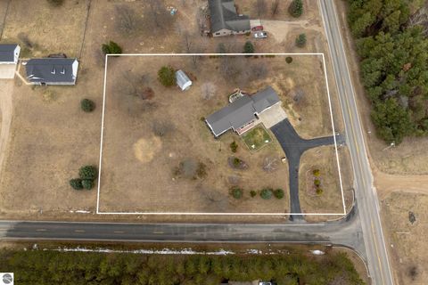 Tiny photo for 28 W Broomfield Road, Mt Pleasant, MI 48858 (MLS # 1943129)