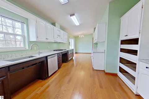 Tiny photo for 28 W Broomfield Road, Mt Pleasant, MI 48858 (MLS # 1943129)