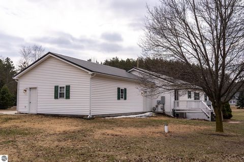 Tiny photo for 28 W Broomfield Road, Mt Pleasant, MI 48858 (MLS # 1943129)