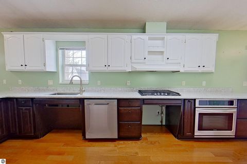 Tiny photo for 28 W Broomfield Road, Mt Pleasant, MI 48858 (MLS # 1943129)