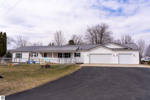Tiny photo for 28 W Broomfield Road, Mt Pleasant, MI 48858 (MLS # 1943129)