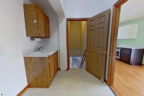 Tiny photo for 28 W Broomfield Road, Mt Pleasant, MI 48858 (MLS # 1943129)