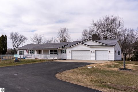 Tiny photo for 28 W Broomfield Road, Mt Pleasant, MI 48858 (MLS # 1943129)