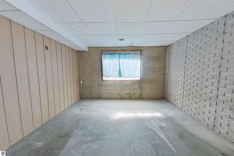 Tiny photo for 28 W Broomfield Road, Mt Pleasant, MI 48858 (MLS # 1943129)