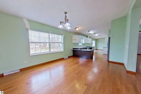 Tiny photo for 28 W Broomfield Road, Mt Pleasant, MI 48858 (MLS # 1943129)