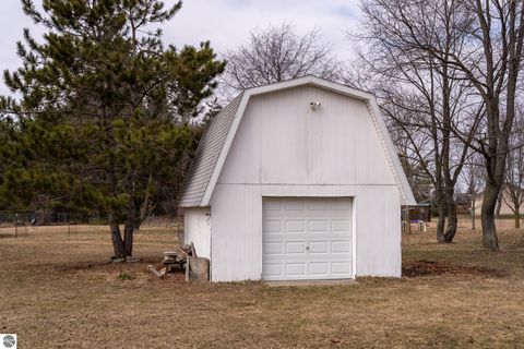 Tiny photo for 28 W Broomfield Road, Mt Pleasant, MI 48858 (MLS # 1943129)