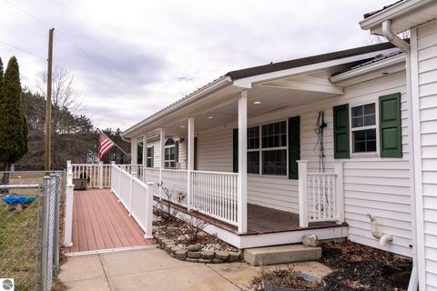 Tiny photo for 28 W Broomfield Road, Mt Pleasant, MI 48858 (MLS # 1943129)