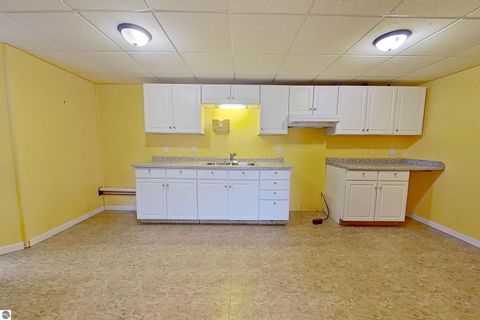 Tiny photo for 28 W Broomfield Road, Mt Pleasant, MI 48858 (MLS # 1943129)