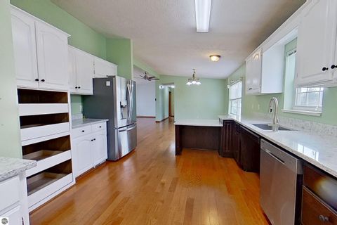 Tiny photo for 28 W Broomfield Road, Mt Pleasant, MI 48858 (MLS # 1943129)