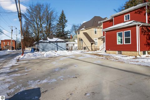Tiny photo for 812 S University Street, Mt Pleasant, MI 48858 (MLS # 1942031)