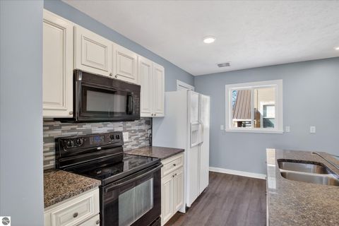 Tiny photo for 812 S University Street, Mt Pleasant, MI 48858 (MLS # 1942031)